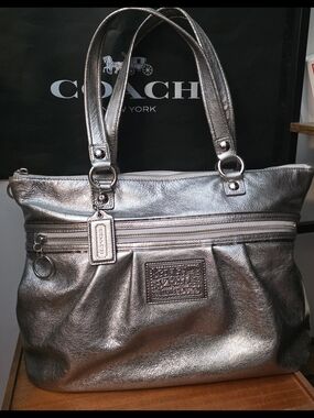 Coach Poppy Silver Metallic GLAM TOTE